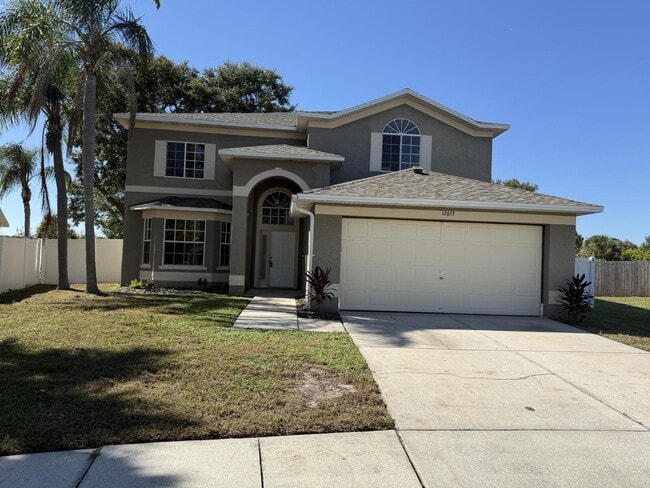 Building Photo - Beautifully remodeled 6 bedroom - 3 bath h...