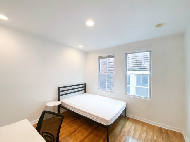 Photo - 2353 Tilbury Ave