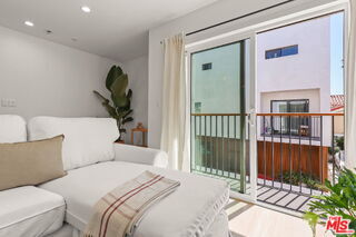 Photo - 621 1/2 North Mariposa Avenue, Los Angeles, CA 90004 - 3 BR 4 BA house