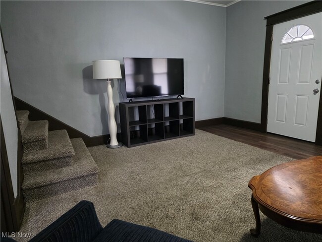 Photo - 823 Beatty Ave