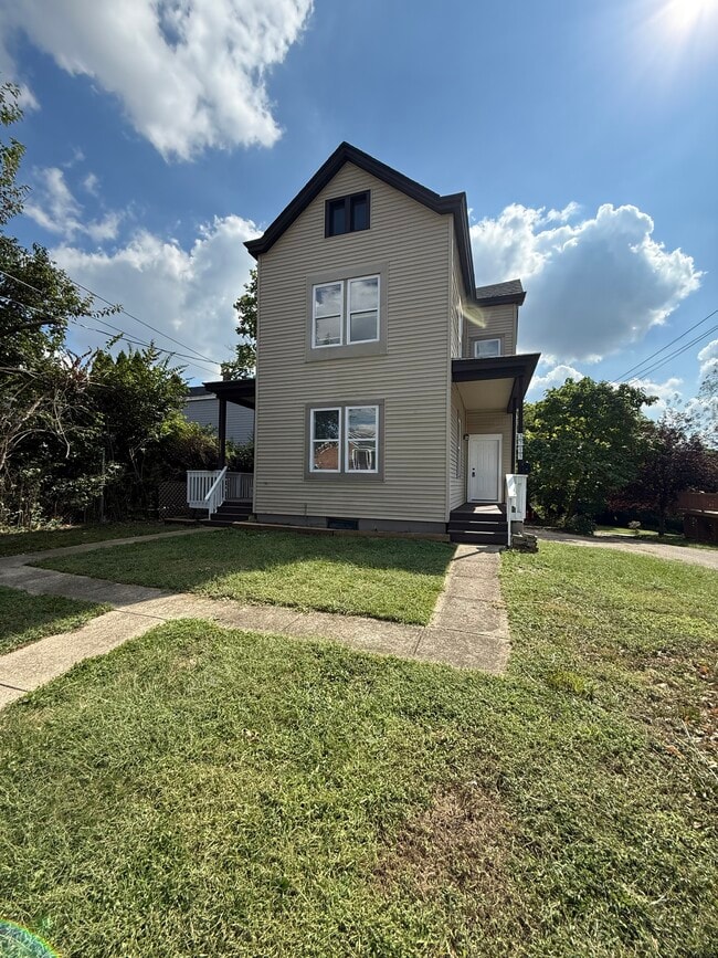 Photo - 3715 Dina Ave Unidad 2