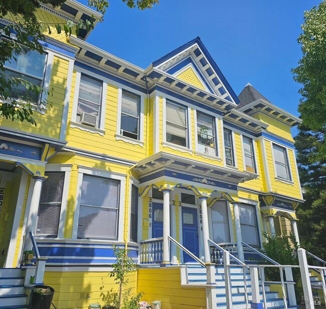 Building Photo - 808 Georgia St