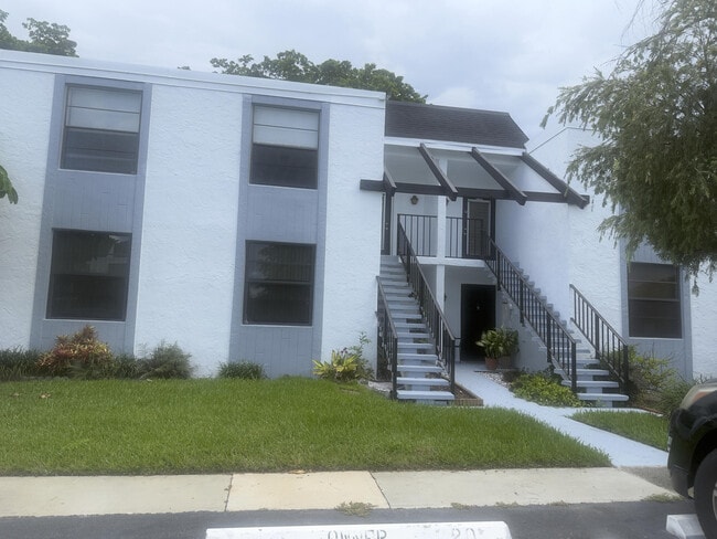 Building Photo - 7420 NW 18th St Unit 203