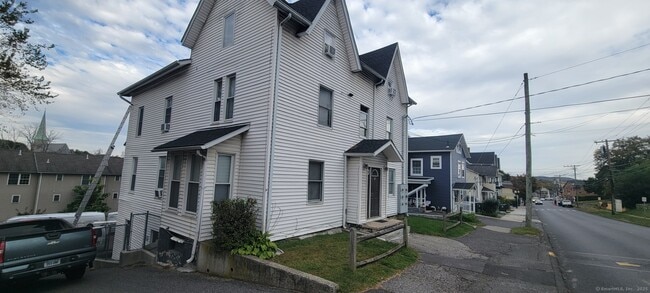 Building Photo - 78 Town Hill Ave