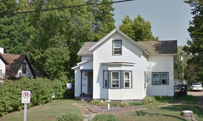 Building Photo - 1034-1034 1/2 E Madison Street Unit 1034 E Madison Street