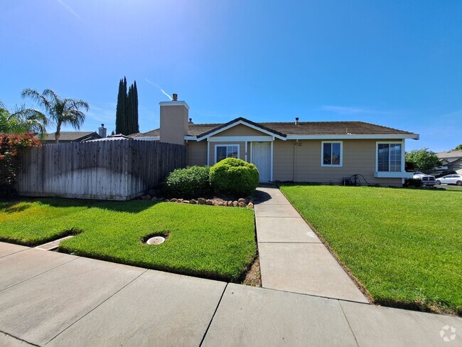 Building Photo - Unique Design, Corner Lot, with Pool & Lan... Rental