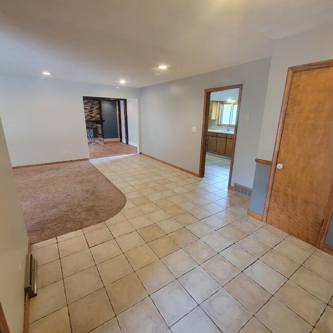 Photo - 925 Madison St