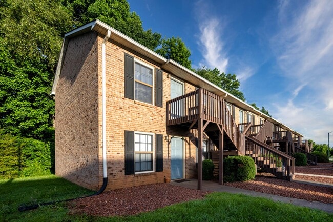 Photo - Linville Ridge Apartments