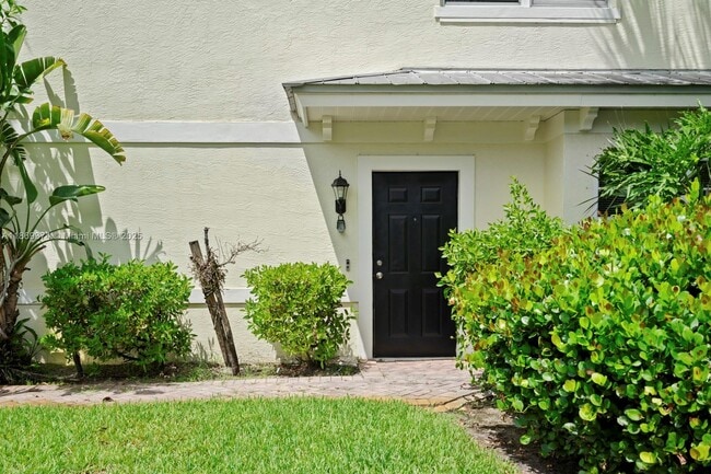 Photo - 2700 Creekside Dr