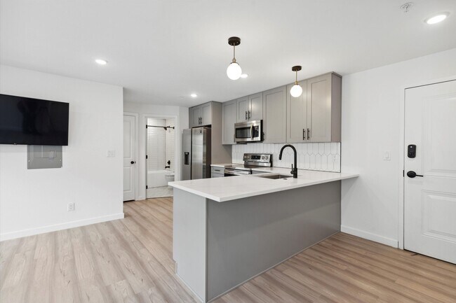 Photo - 1338 N 15th St Unit B2