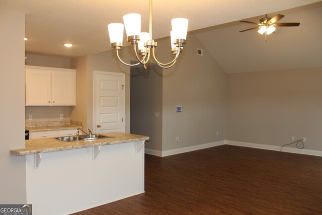 Photo - 7040 White Pine Ave