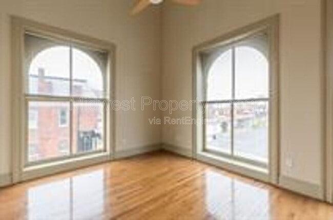 Building Photo - 4244 Chouteau Ave Unit 202