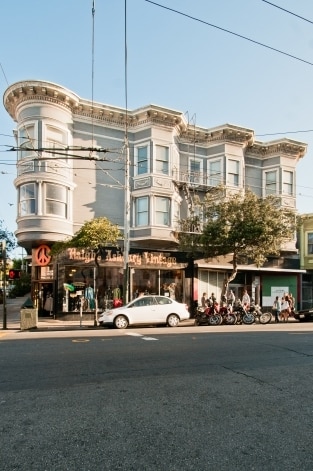 609 ASHBURY Apartments