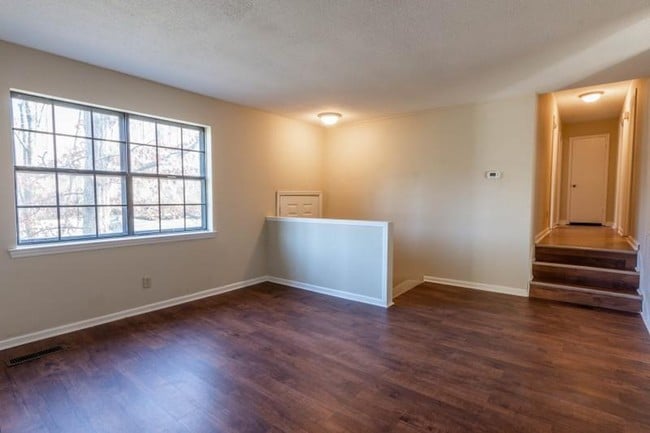 Photo - 306 Crisman St