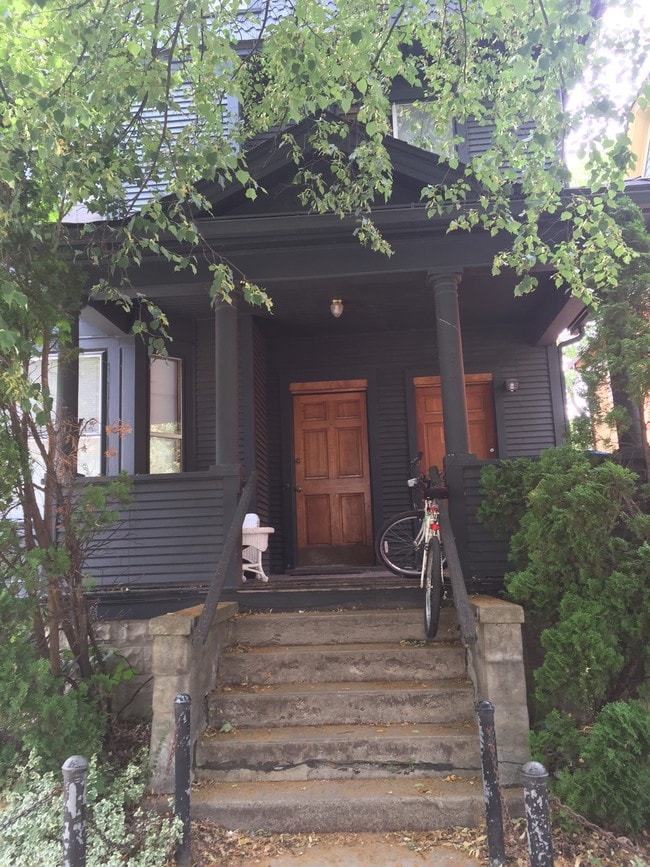 215 N Division St