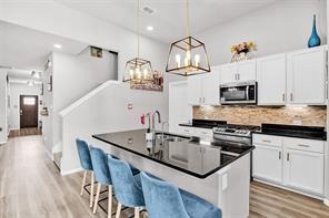 Photo - 5821 Rostherne Dr