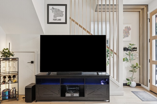 75 Inch - 4836 NE 9th Ave