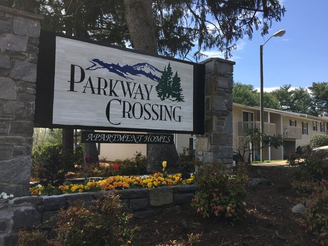Photo - Parkway Crossing