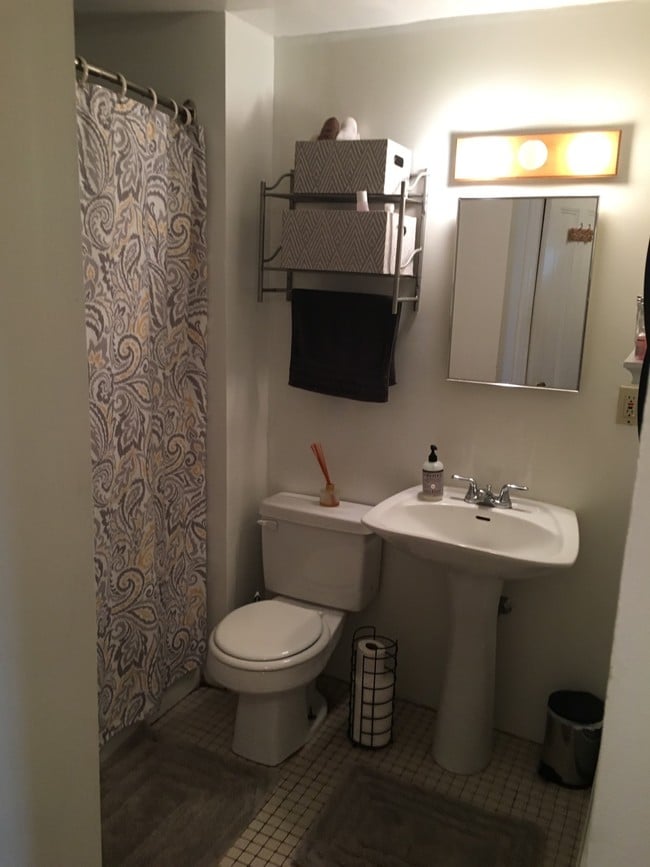 Photo - 11 Bond St Unit 1