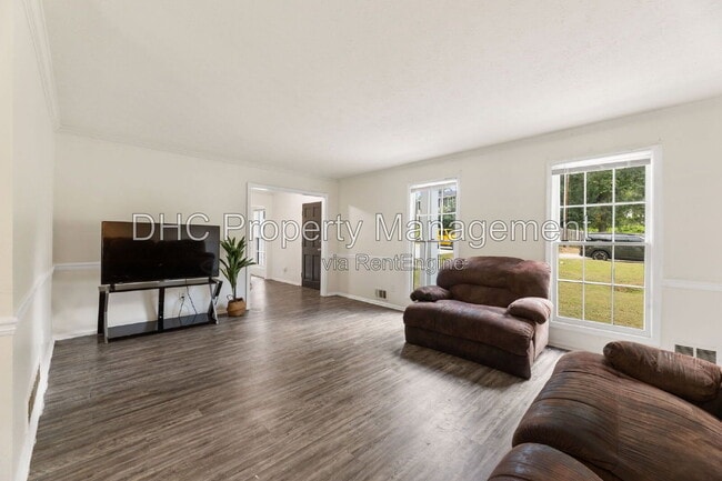 652 Bantry Ln