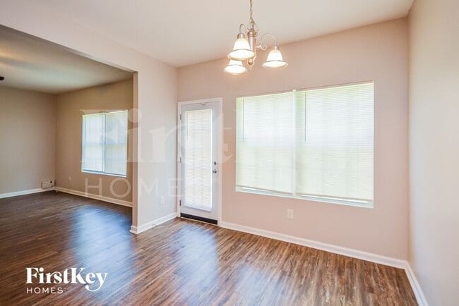 Photo - 5068 Pioneer Pkwy