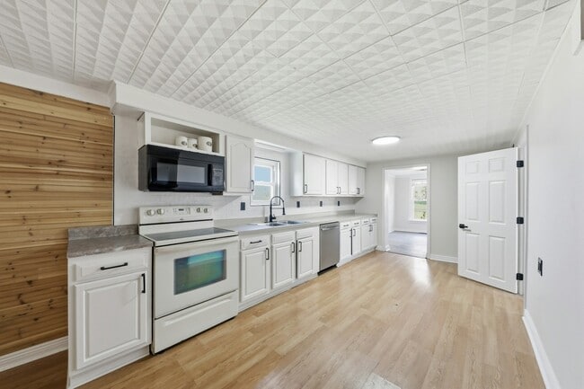 Photo - 125 E Market St