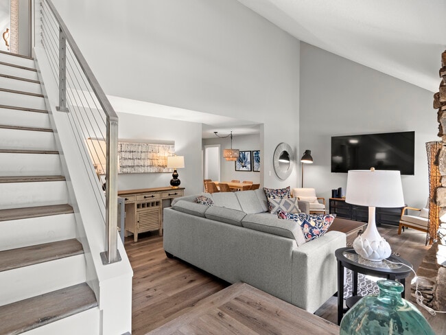 Photo - 28 Turnberry Dr