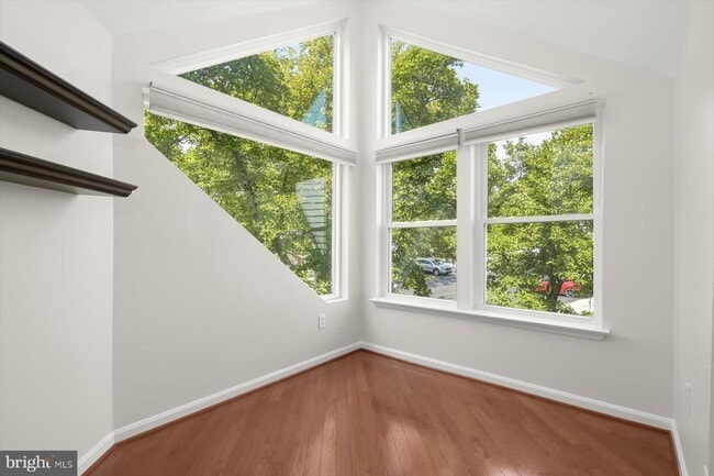 Building Photo - 7758 Mayfair Cir Unit B