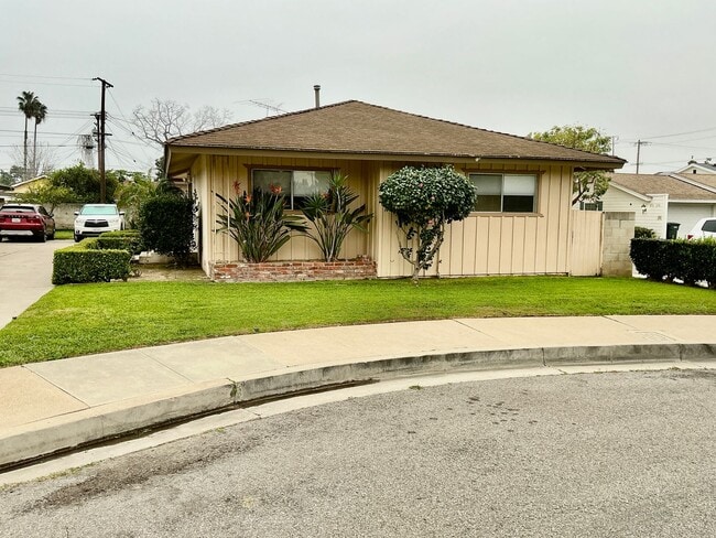 Building Photo - Washington (1004-1008) Unit Washington (1004) East