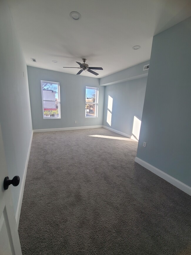 Building Photo - 1333 N Milton Ave Unit #2 Rental
