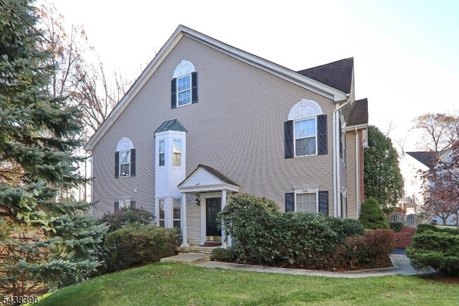Building Photo - 13 Minuteman Ct