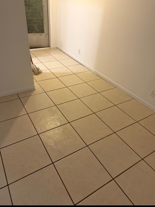 702 N L St Unit 15
