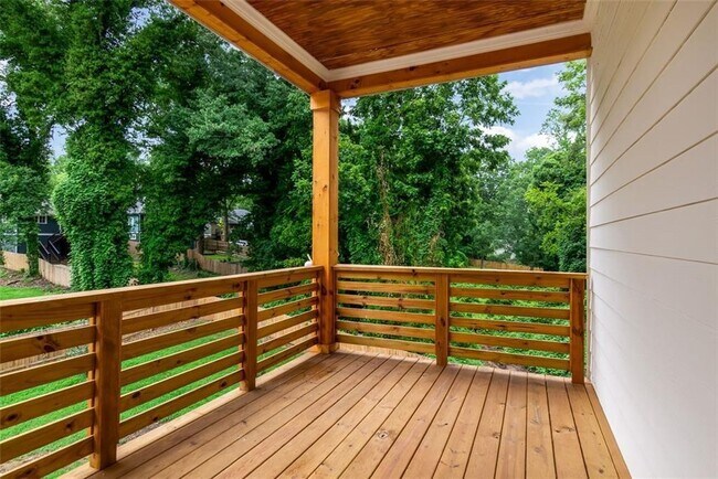 Photo - 830 Gaston St SW