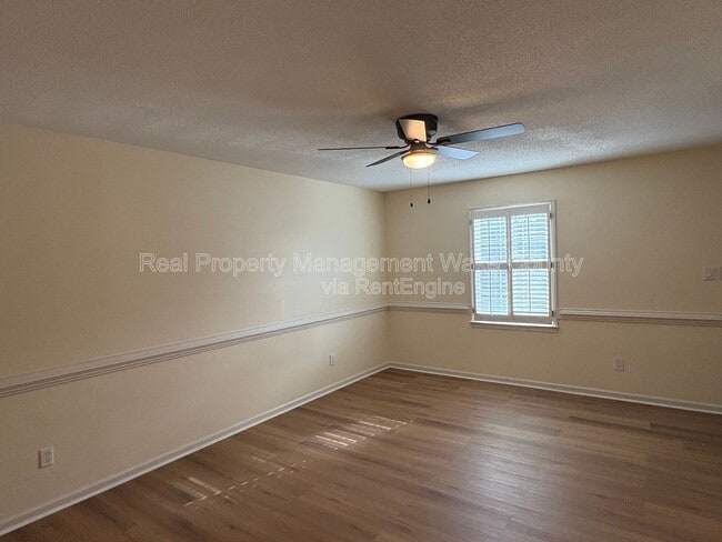 Photo - 1148 Nottingham Cir