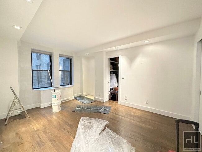 Photo - 1 bedroom 1 bathroom KING SIZE with washer and dryer. Unit 3AB
