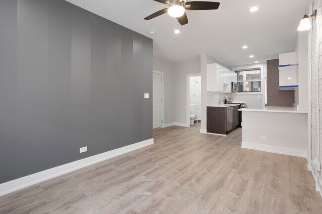 Photo - 1708 W Juneway Terrace Unit 2J