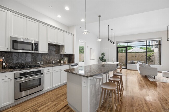 5005 Hidalgo St Unit 210