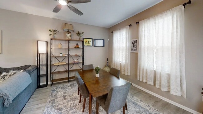 8511 Golf Wy