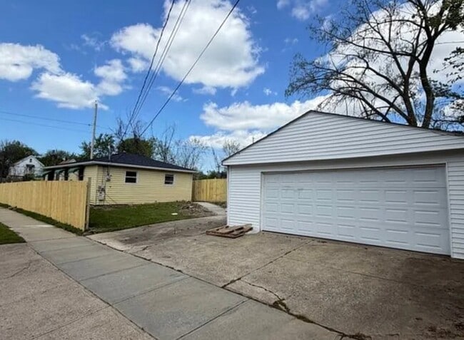 Photo - 12102 Imperial Ave
