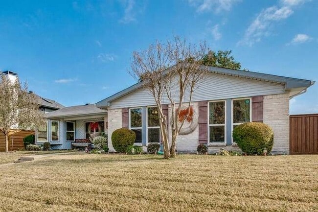 Building Photo - 150 Edgewood Dr