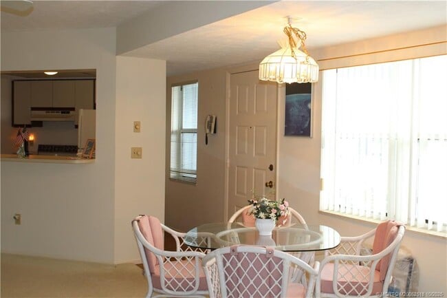 Building Photo - 3212 SE Aster Ln Unit Q209