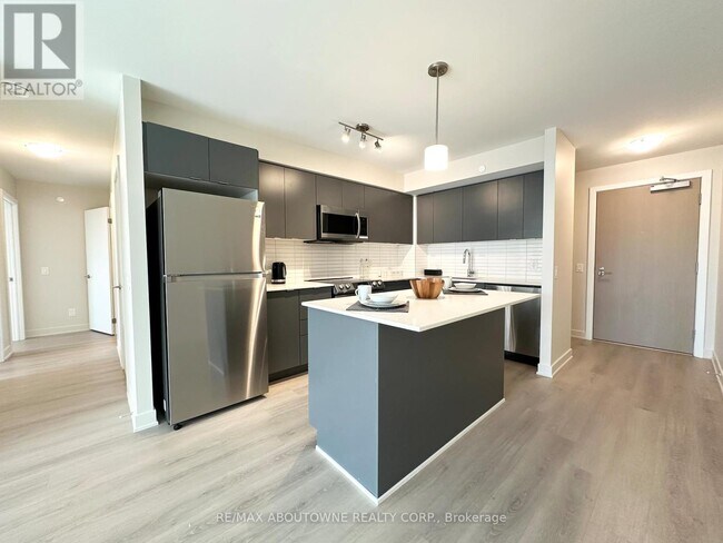 Photo - 3385 Dundas St W