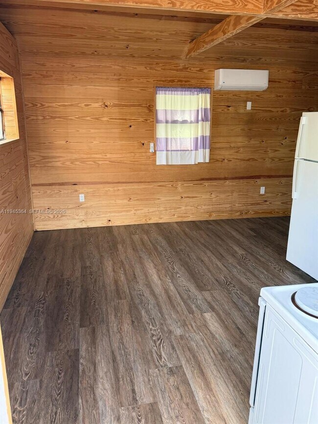 Photo - 4152 SW 13th St Unit .