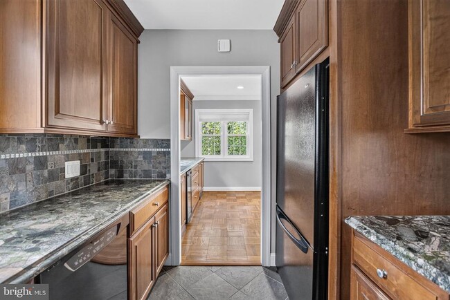 Photo - 3250 Martha Custis Dr
