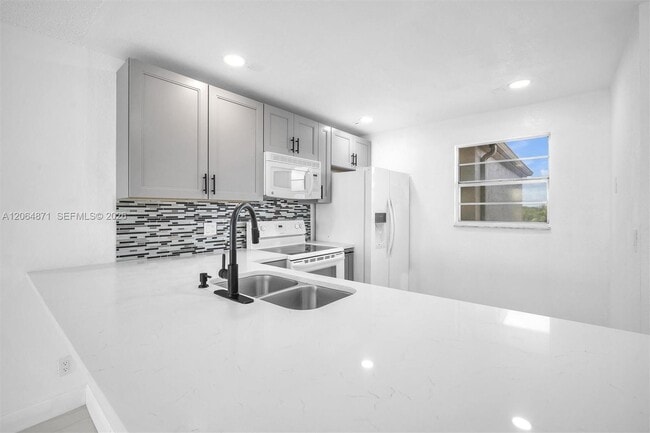 Photo - 2601 NE 3rd Ct Unit 4110