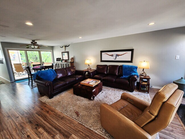 Photo - 304 Hi There