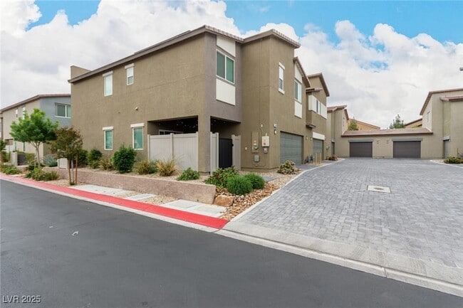 Building Photo - 7457 Onyx Star St Rental