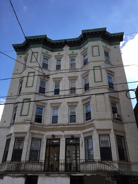Building Photo - 228 Ogden Ave. Unit 2B Rental
