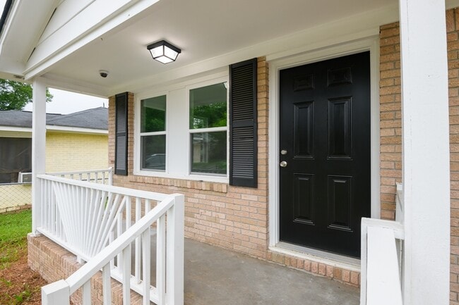 Photo - 102 Burdock Cir