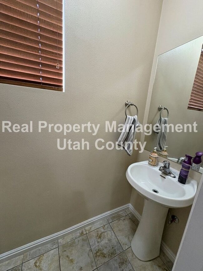 Photo - 1643 W 140 N